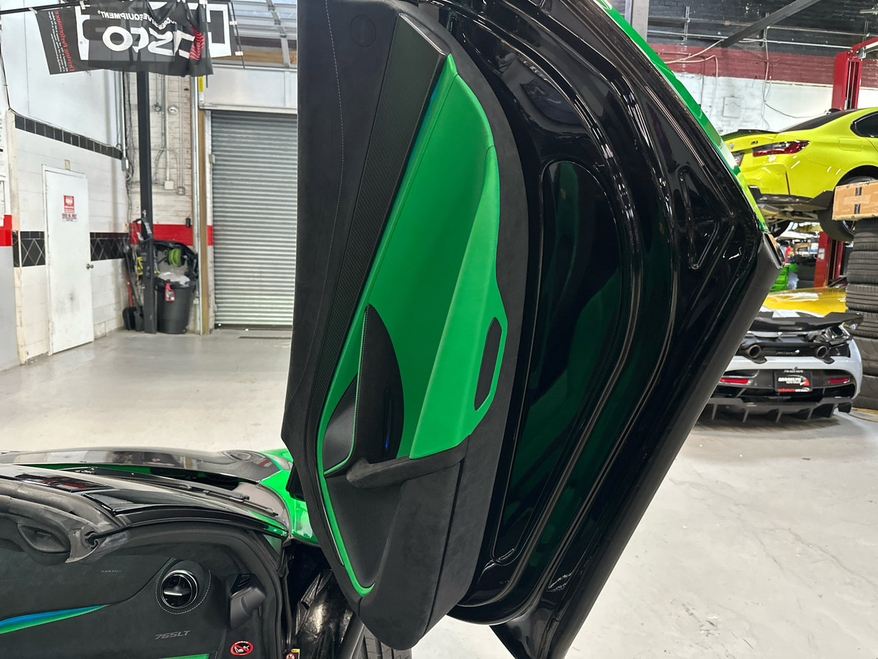 Used 2022 McLaren 765LT photo 53