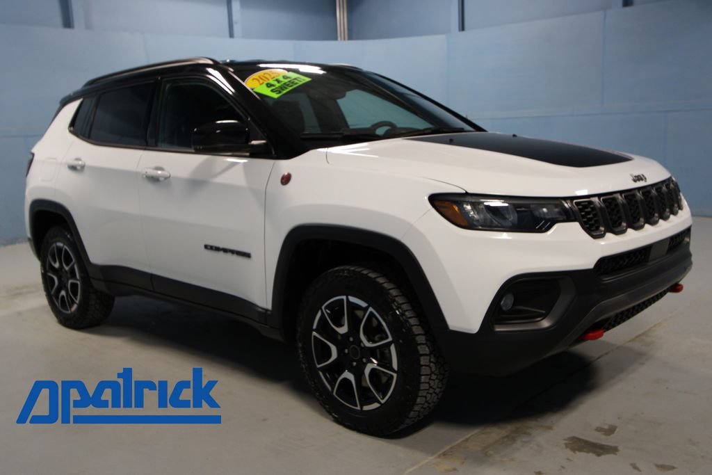Used 2025 Jeep Compass Trailhawk