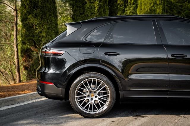 2023 Porsche Cayenne Platinum Edition