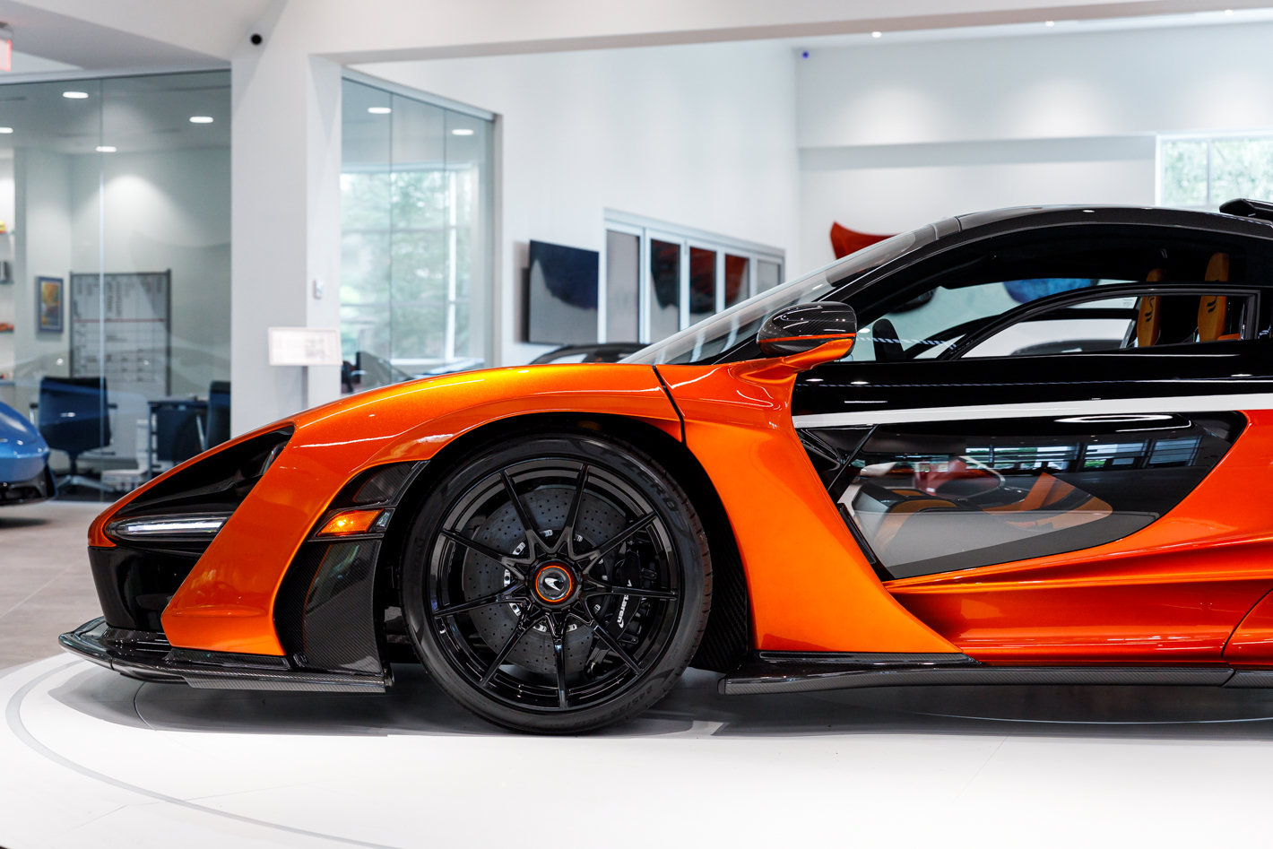 Used 2019 McLaren Senna photo 8
