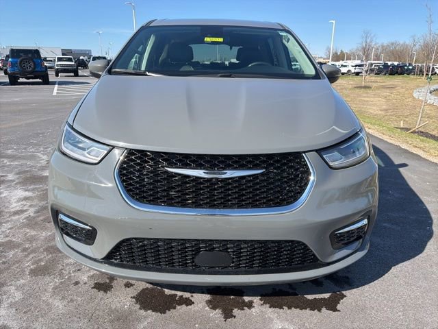 2023 Chrysler Pacifica Touring-L