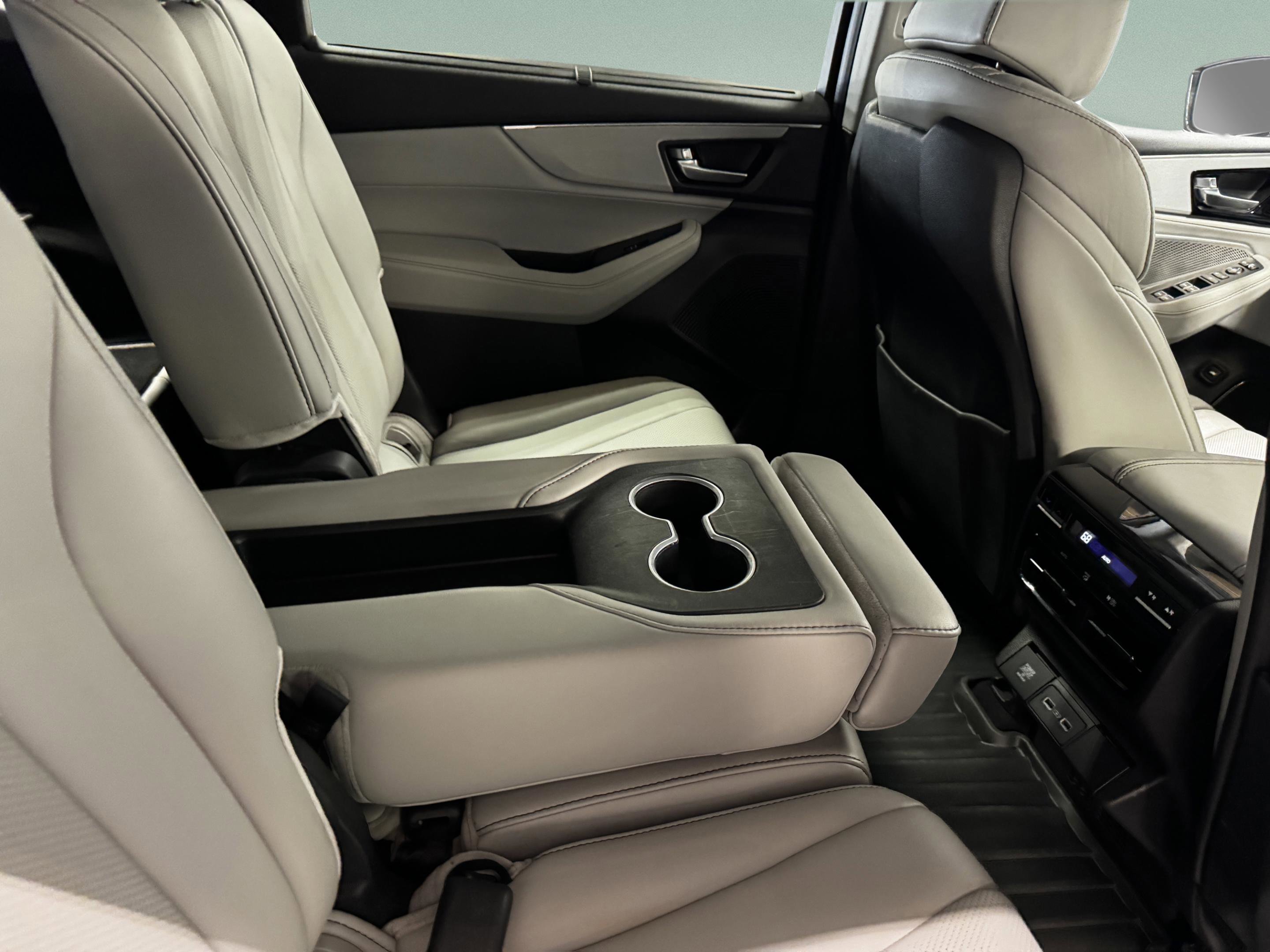 2023 Acura MDX FWD w/ Technology Package