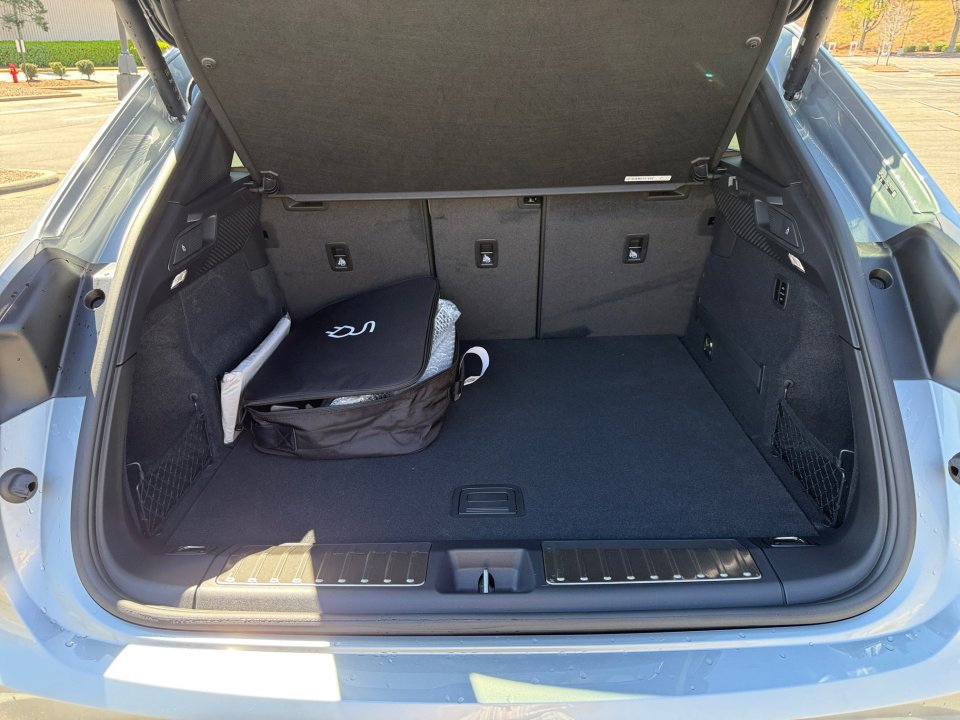 2025 Porsche Macan Electric