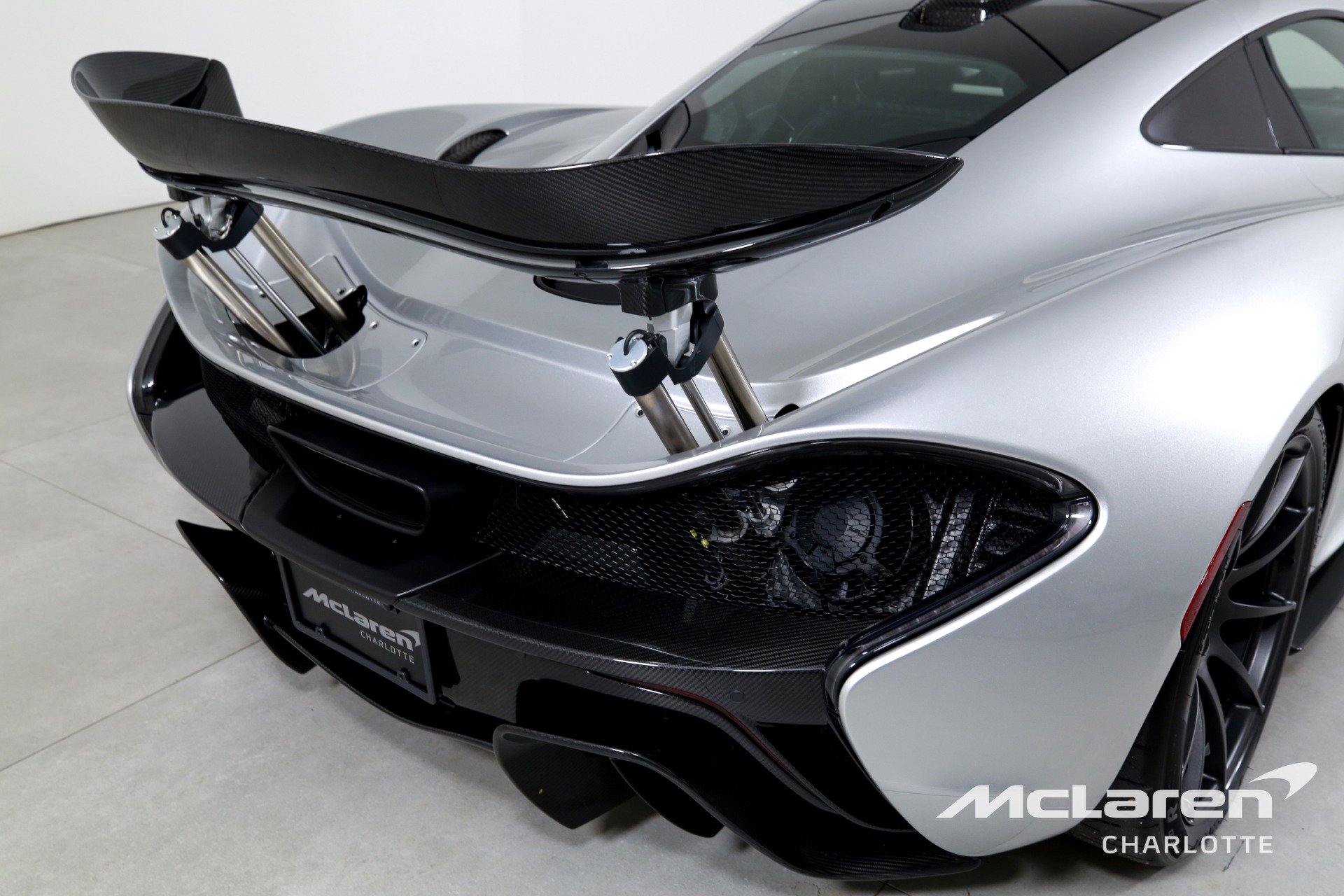 Used 2015 McLaren P1 photo 38