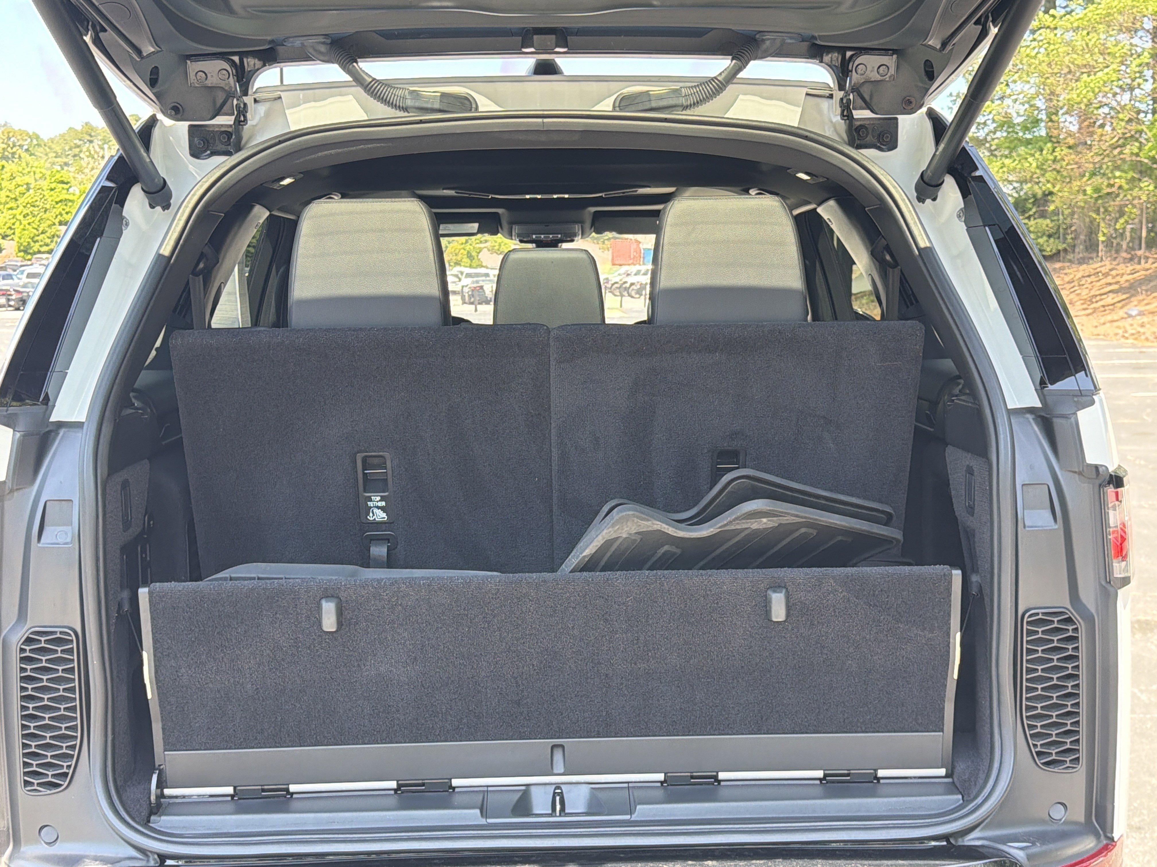 2020 Land Rover Discovery Landmark