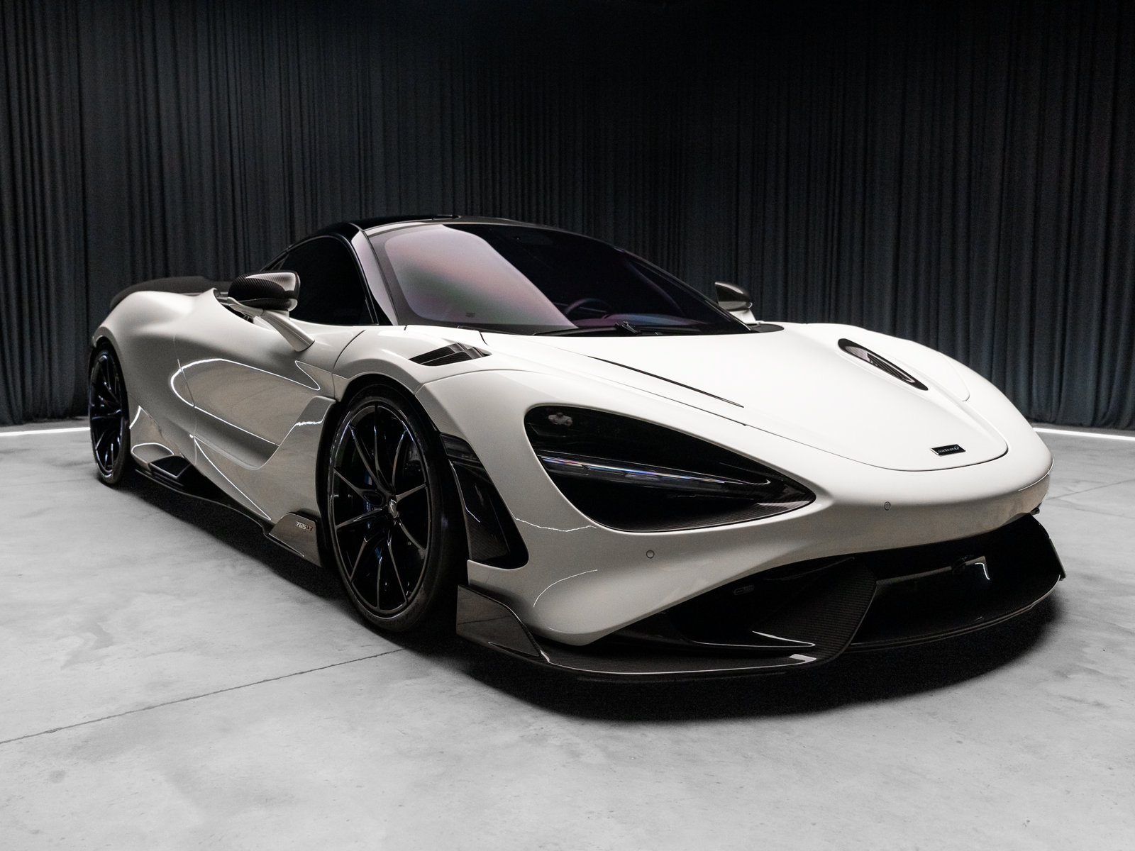 Used 2021 McLaren 765LT photo 17