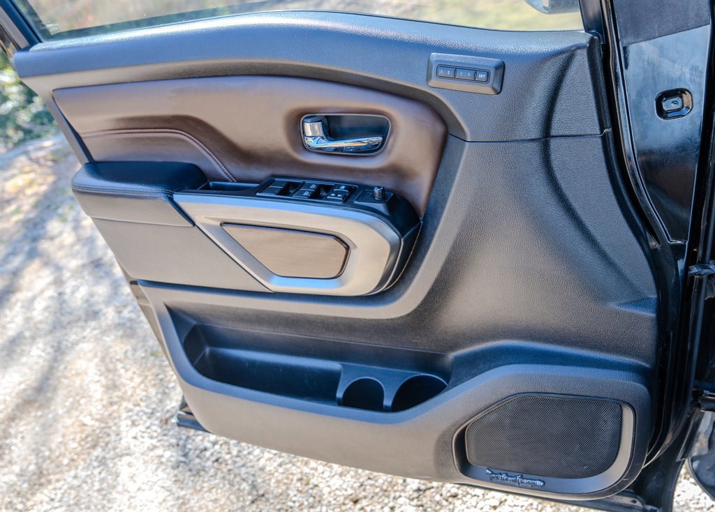 2017 Nissan Titan Platinum Reserve