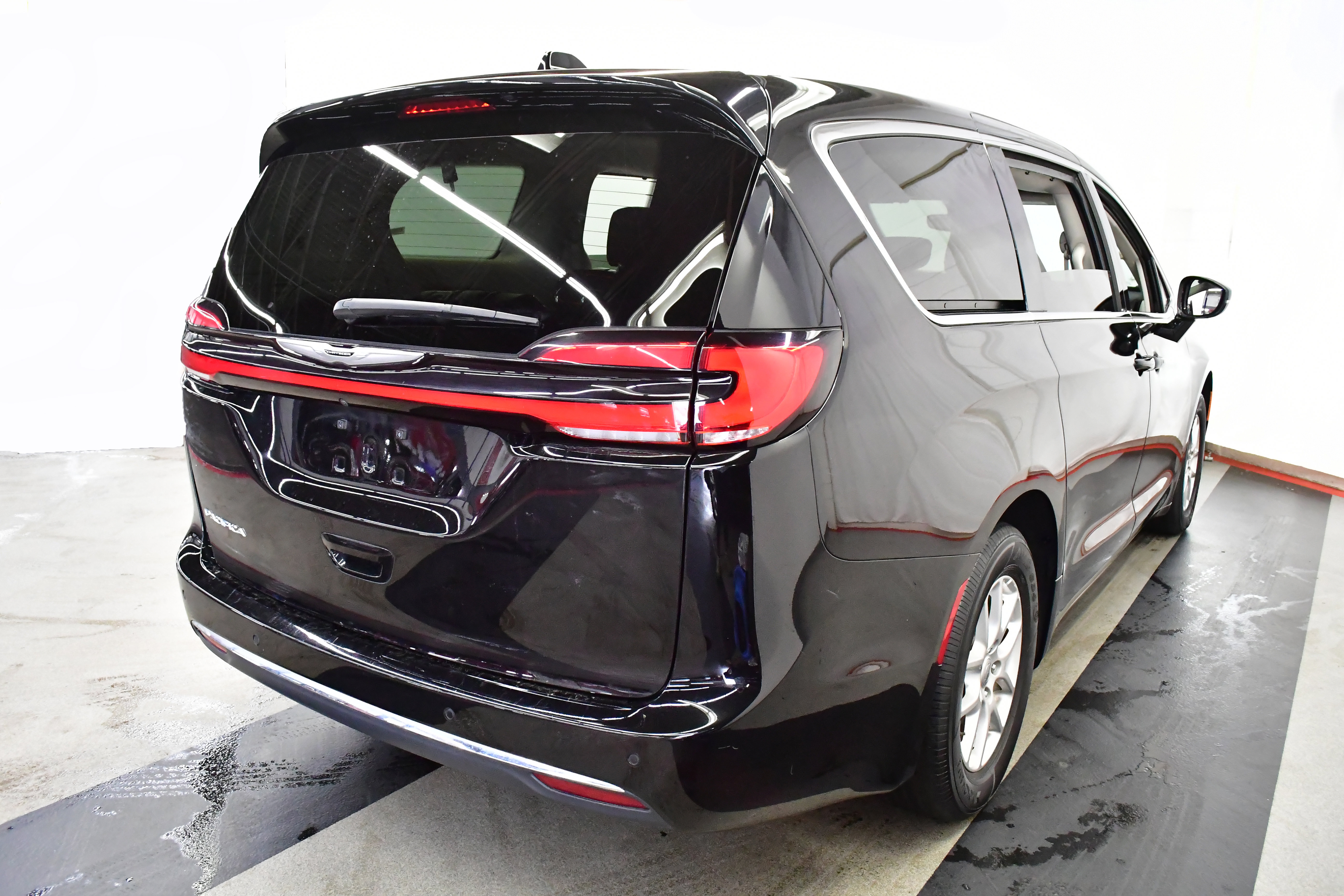 2024 Chrysler Pacifica Touring-L