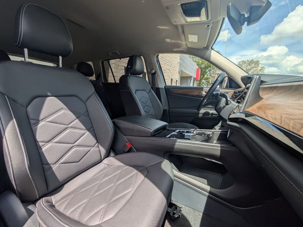 2025 Volkswagen Atlas SE