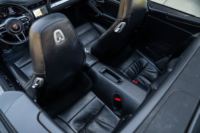 2019 Porsche 911 Carrera