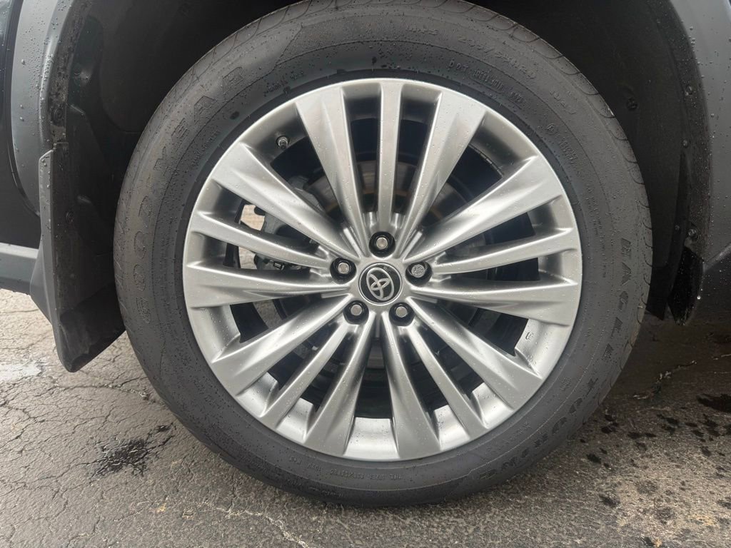 2025 Toyota Highlander Platinum