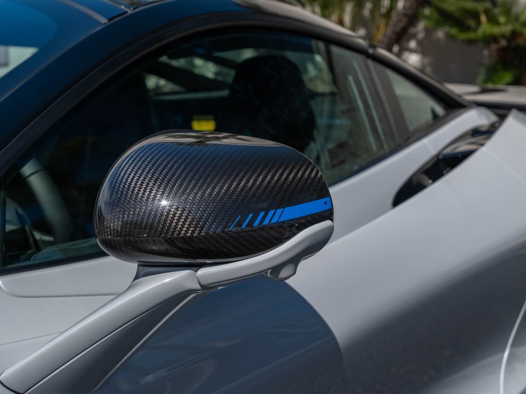 New 2026 McLaren 750S photo 26