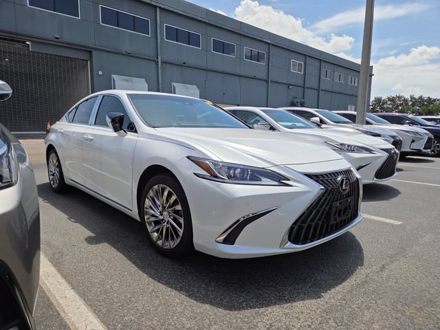Used 2022 Lexus ES 350 w/ Luxury Package