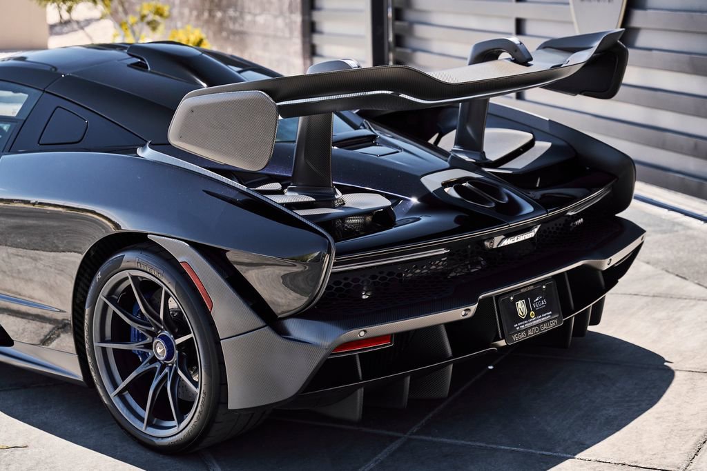 Used 2019 McLaren Senna photo 18