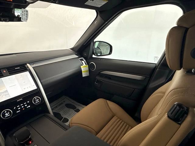 2025 Land Rover Discovery Dynamic SE