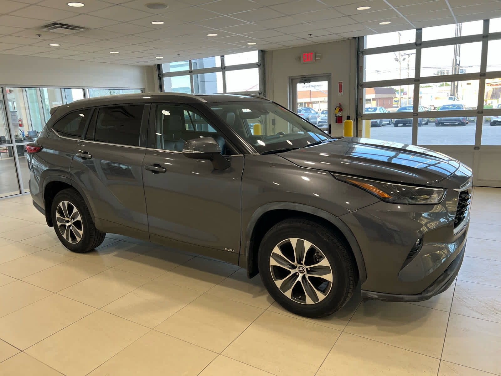 Used 2023 Toyota Highlander XLE