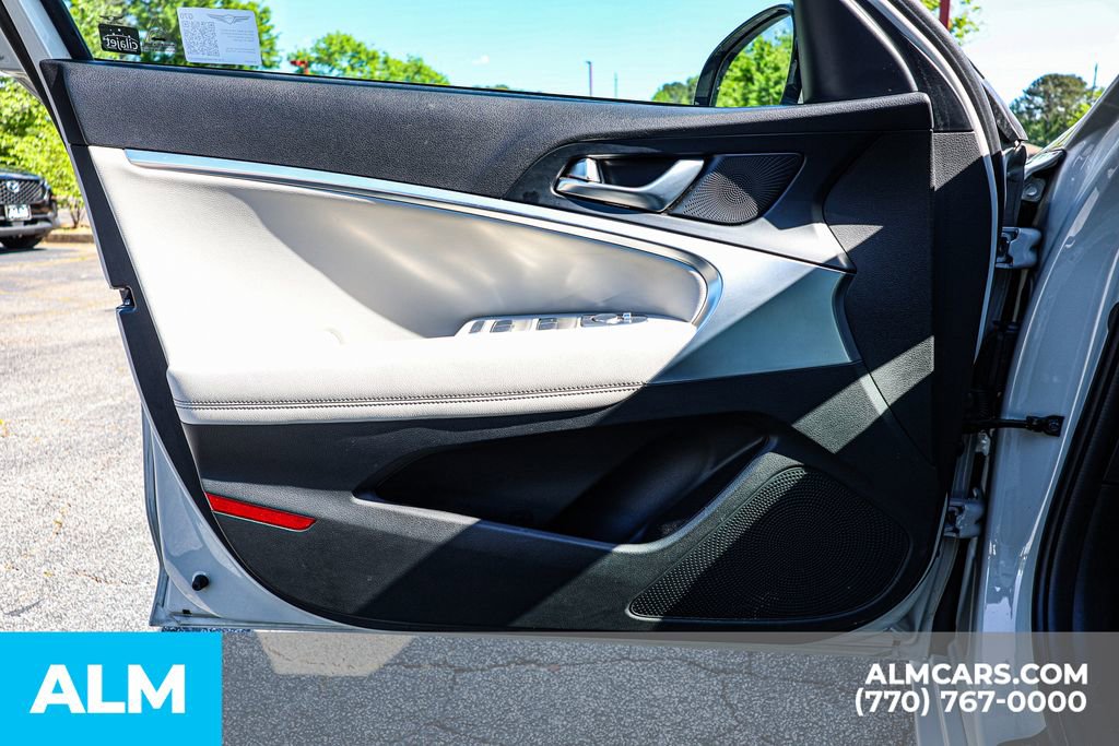 2025 Genesis G70 2.5T