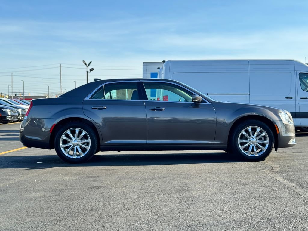 2021 Chrysler 300 Touring L
