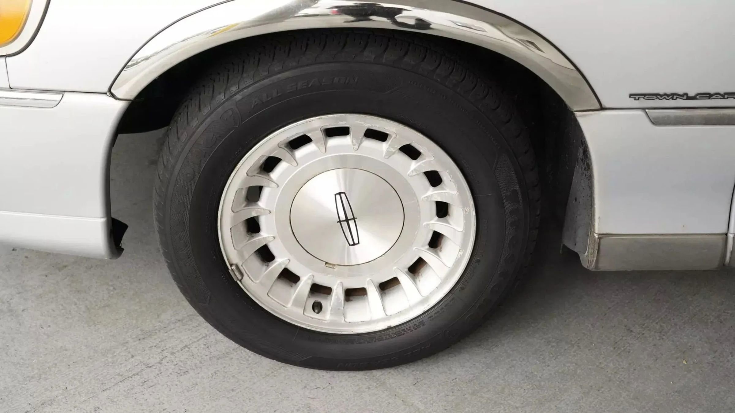 1998 Lincoln Town Car Executive