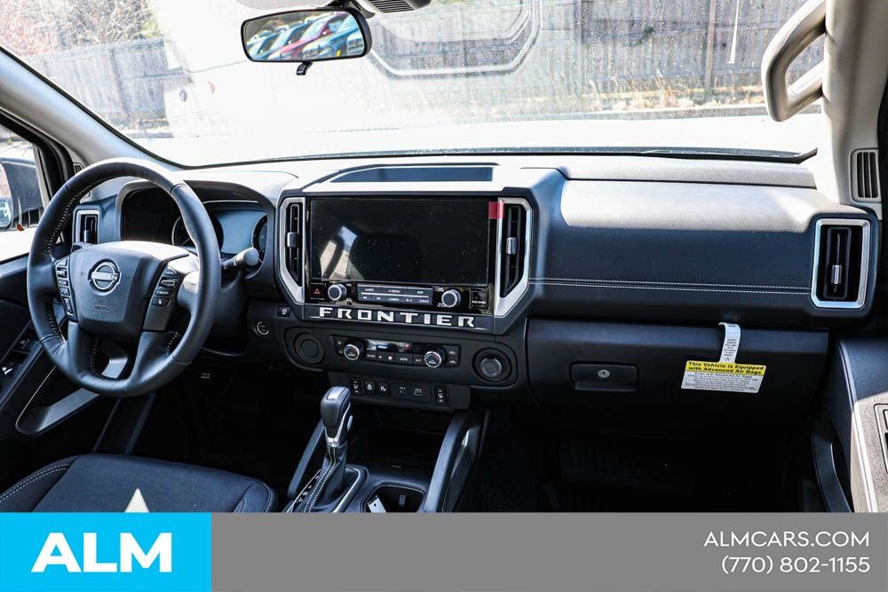 2025 Nissan Frontier SV