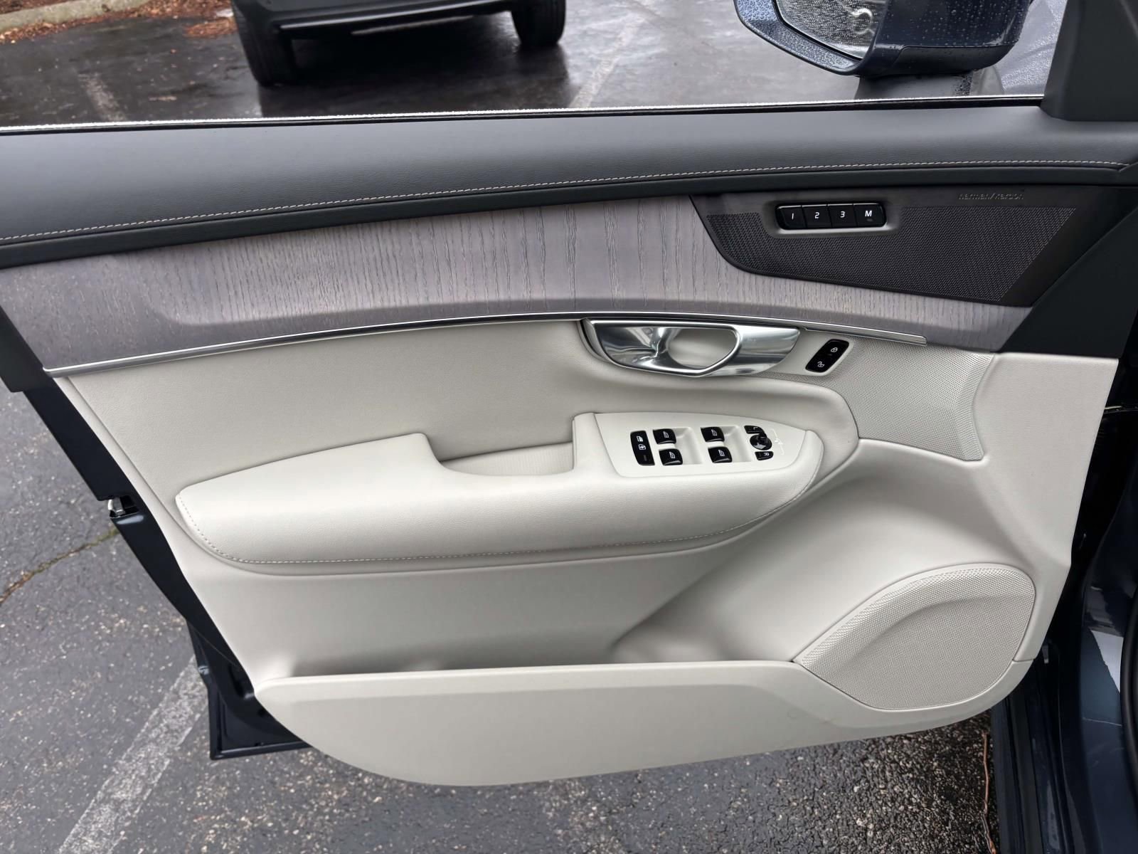 2026 Volvo Xc90 T8 Ultra