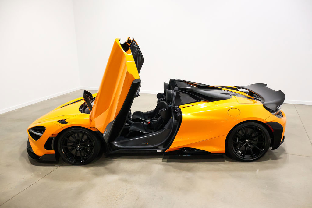 Used 2022 McLaren 765LT photo 20