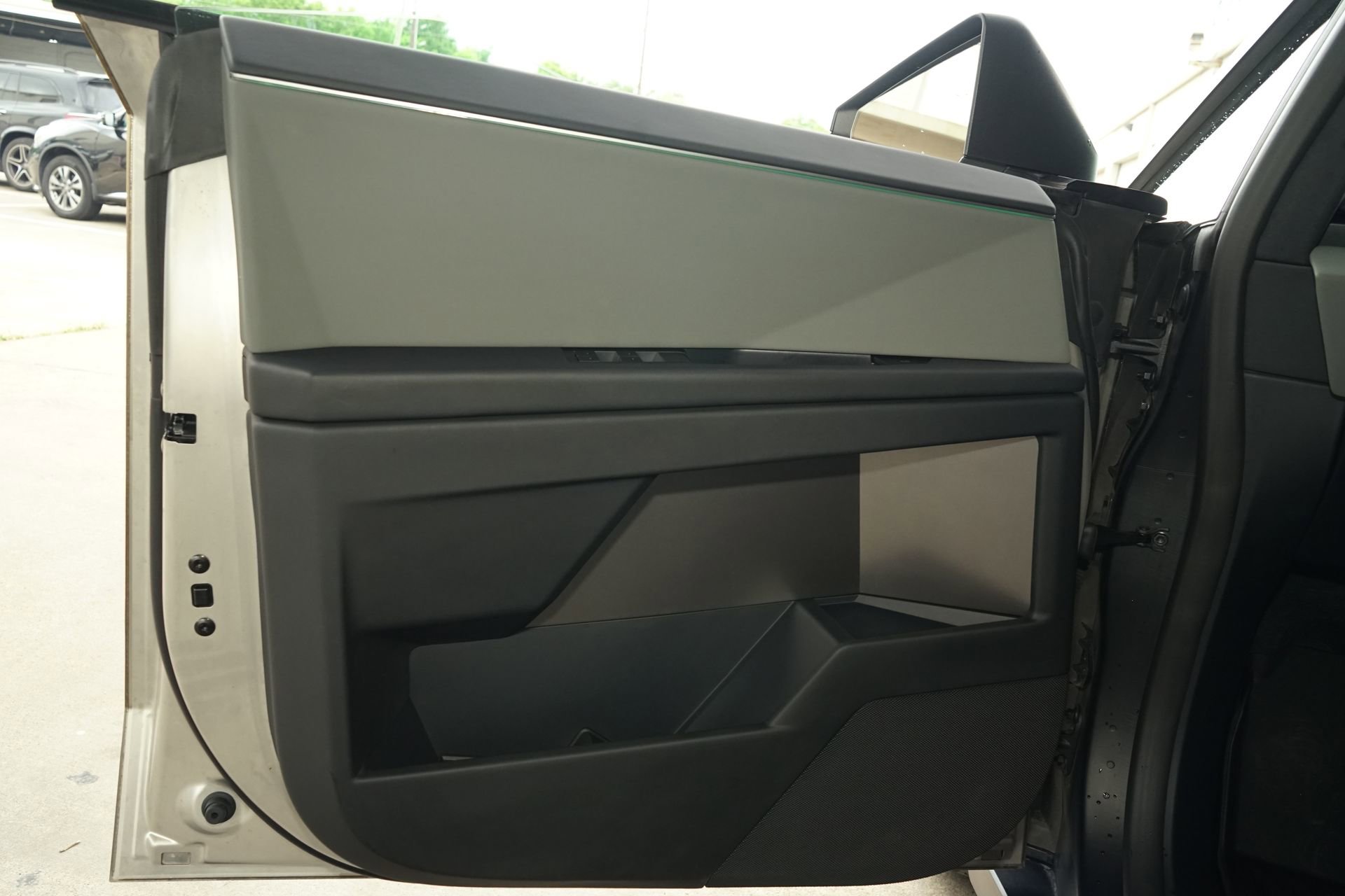 2024 Tesla Cybertruck Cyberbeast