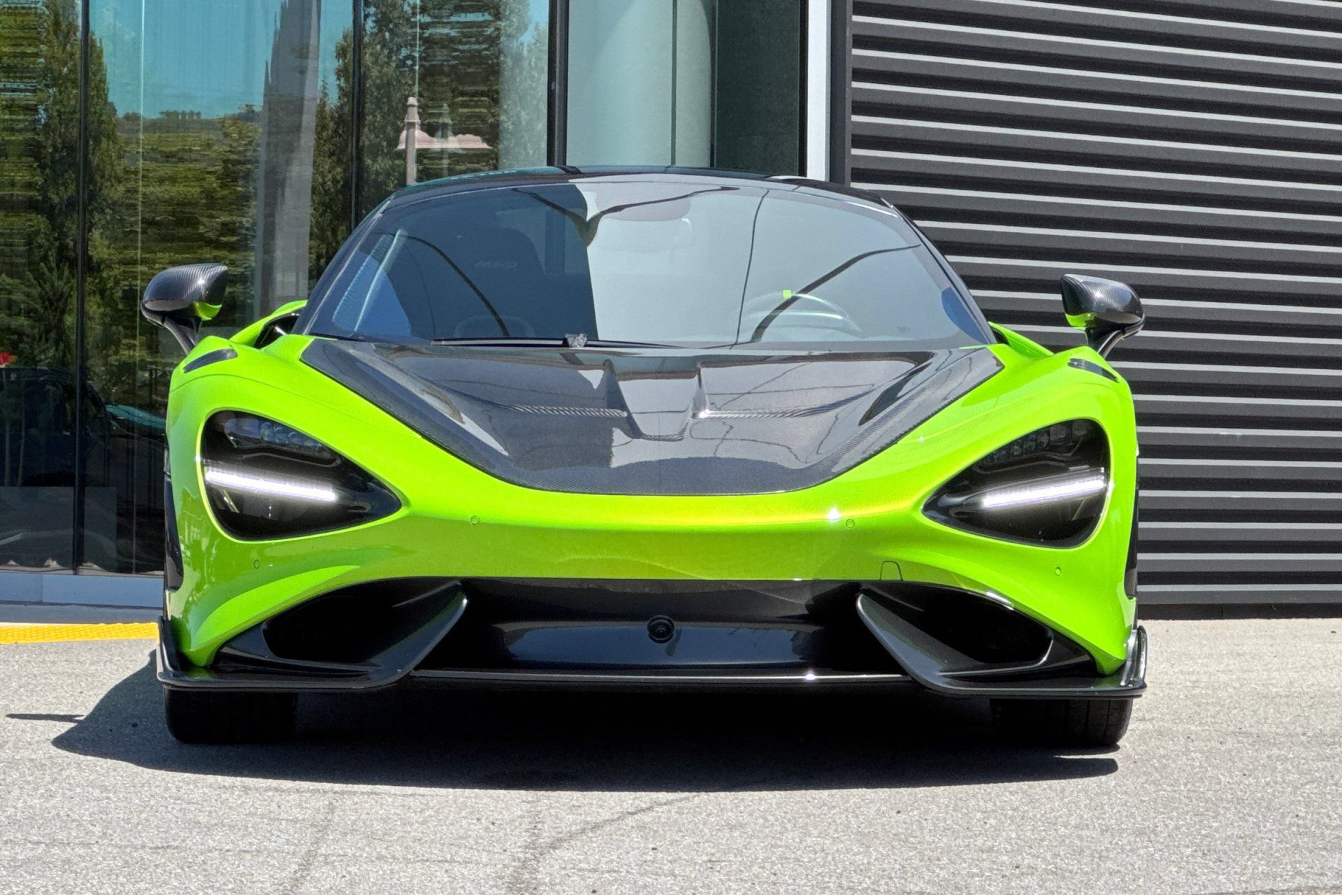 Used 2022 McLaren 765LT photo 11