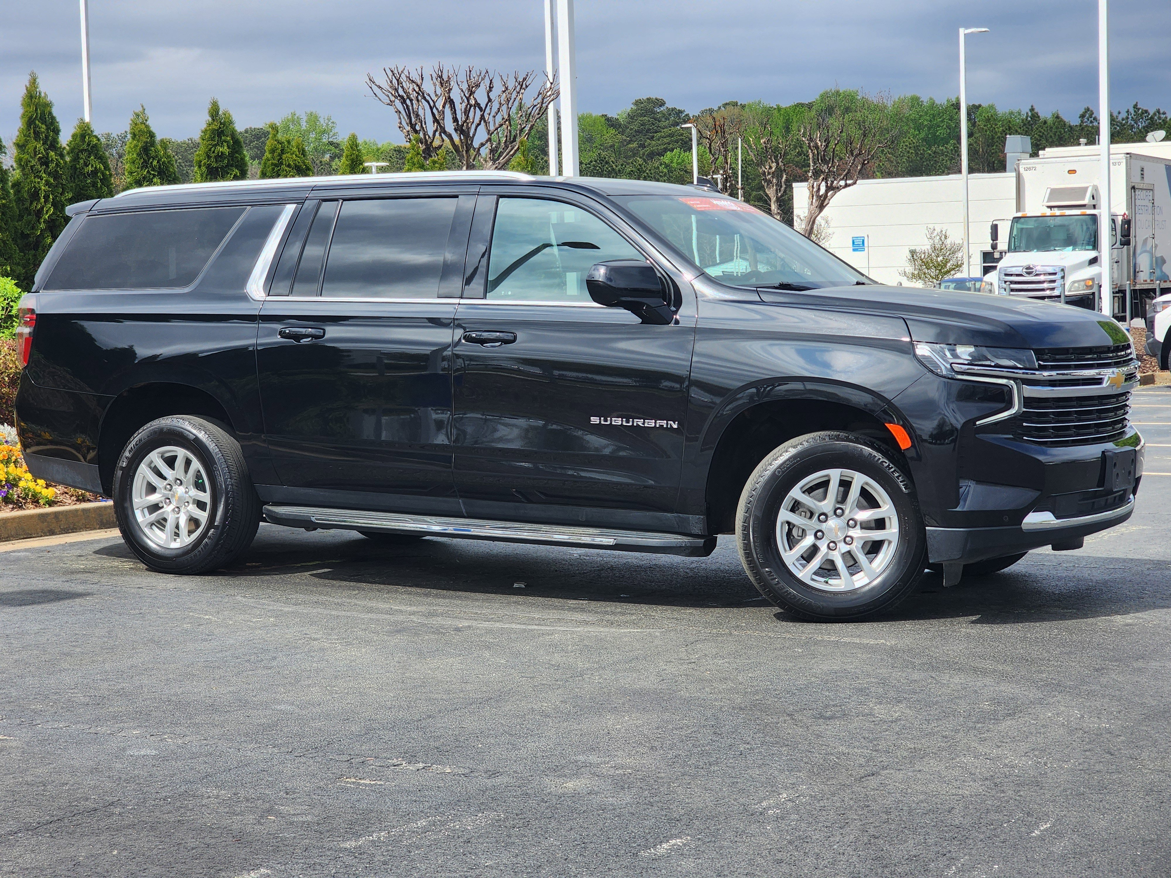 2024 Chevrolet Suburban LT