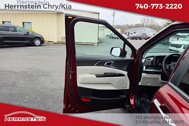 2024 Kia Carnival LX