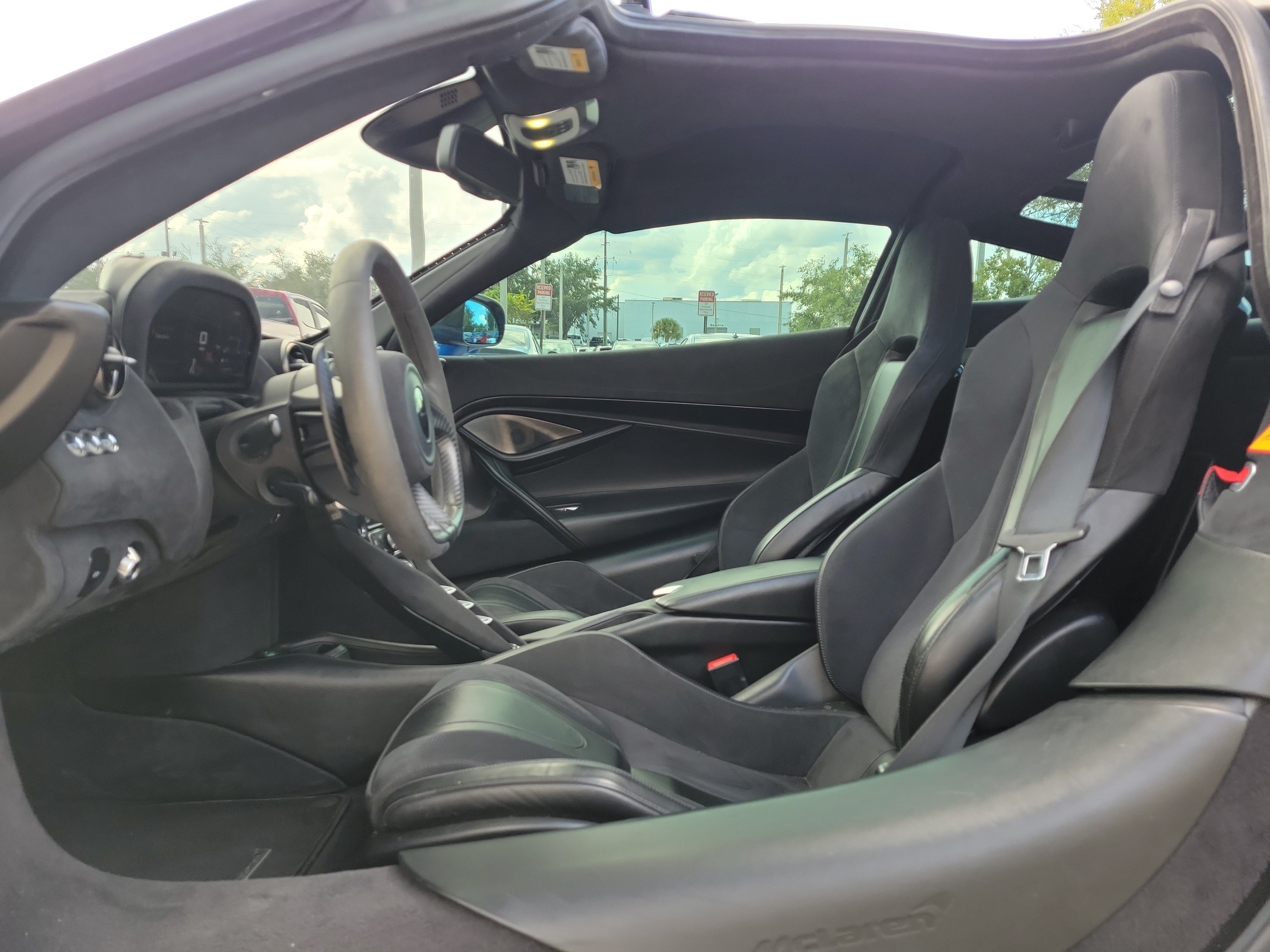 Used 2018 McLaren 720S Luxury photo 16