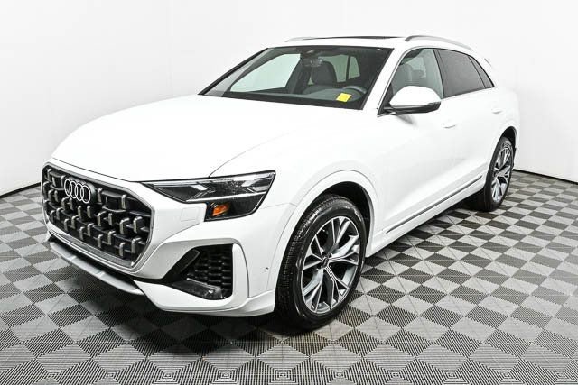 2025 Audi Q8 Premium