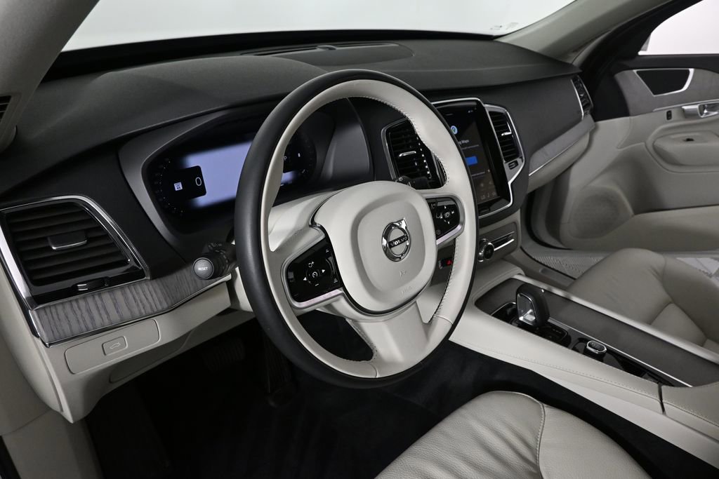 2025 Volvo Xc90 B5 Plus