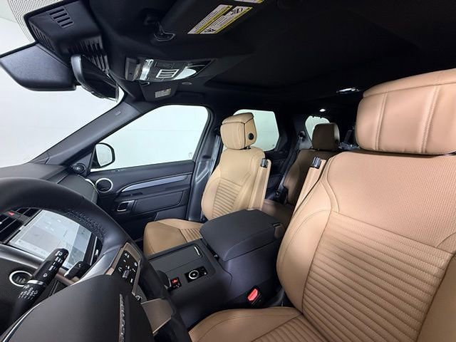 2025 Land Rover Discovery Dynamic SE