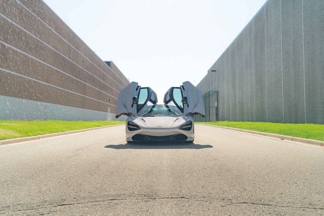 Used 2018 McLaren 720S Luxury photo 26