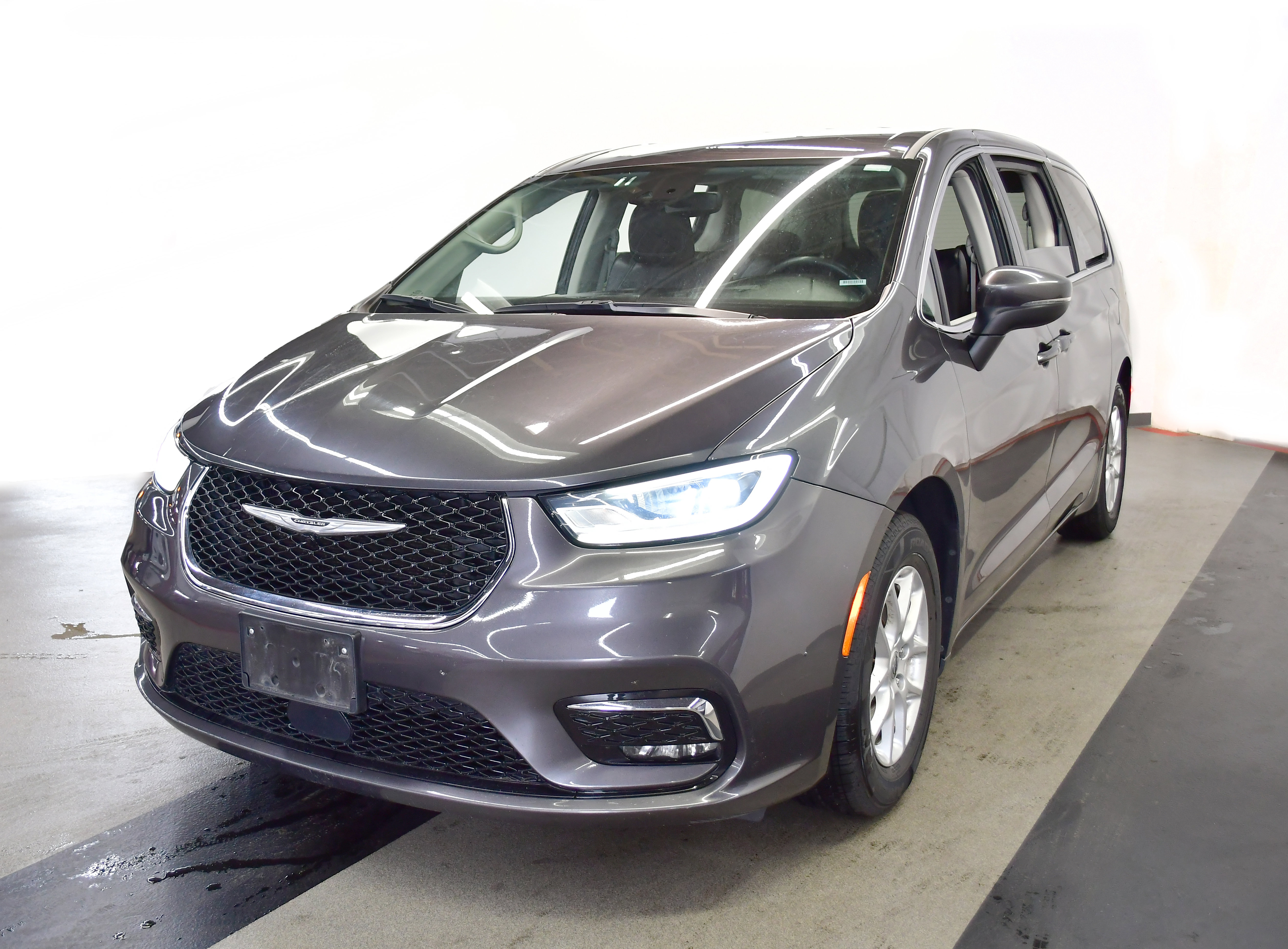 2023 Chrysler Pacifica Touring-L
