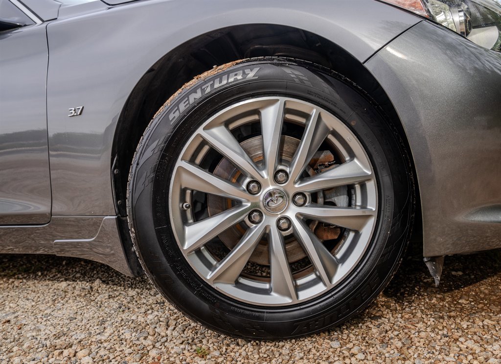 2015 INFINITI Q50 Premium