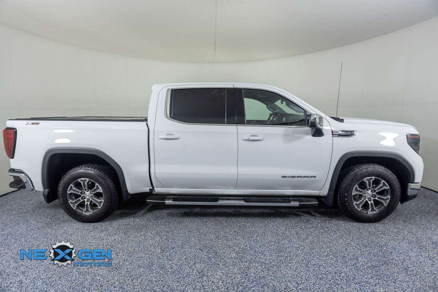 2023 GMC Sierra 1500 SLE