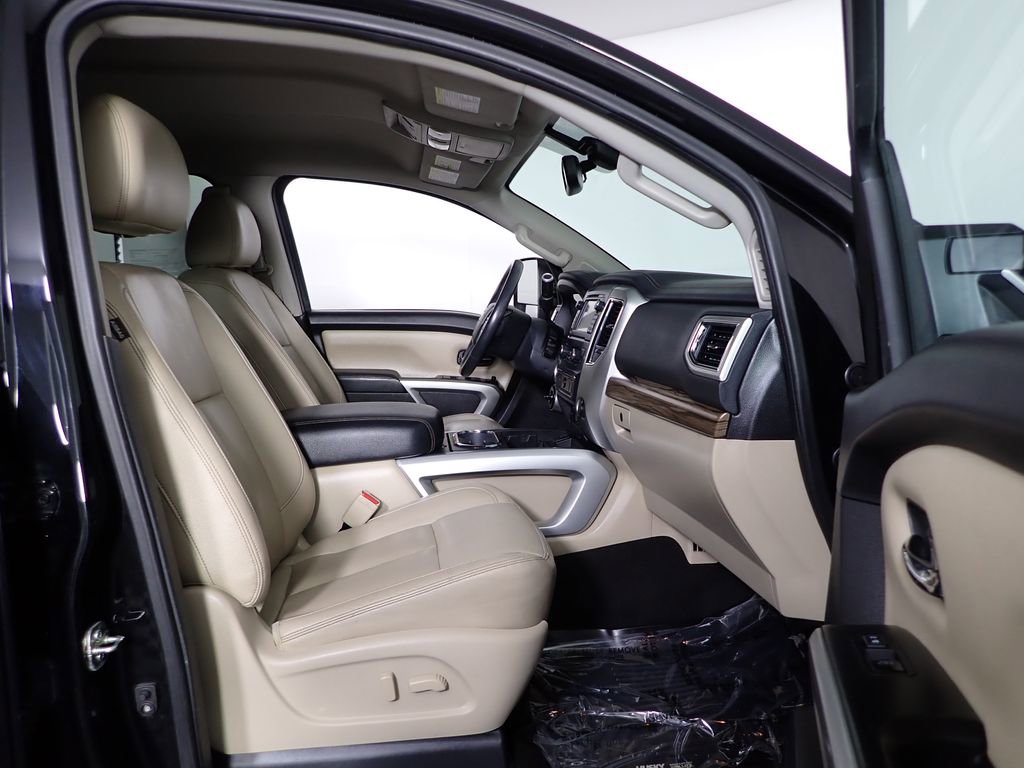 2016 Nissan Titan SL