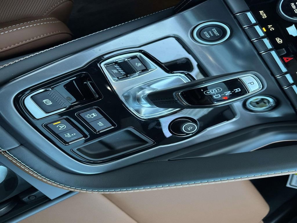 2024 Jaguar F-Type R