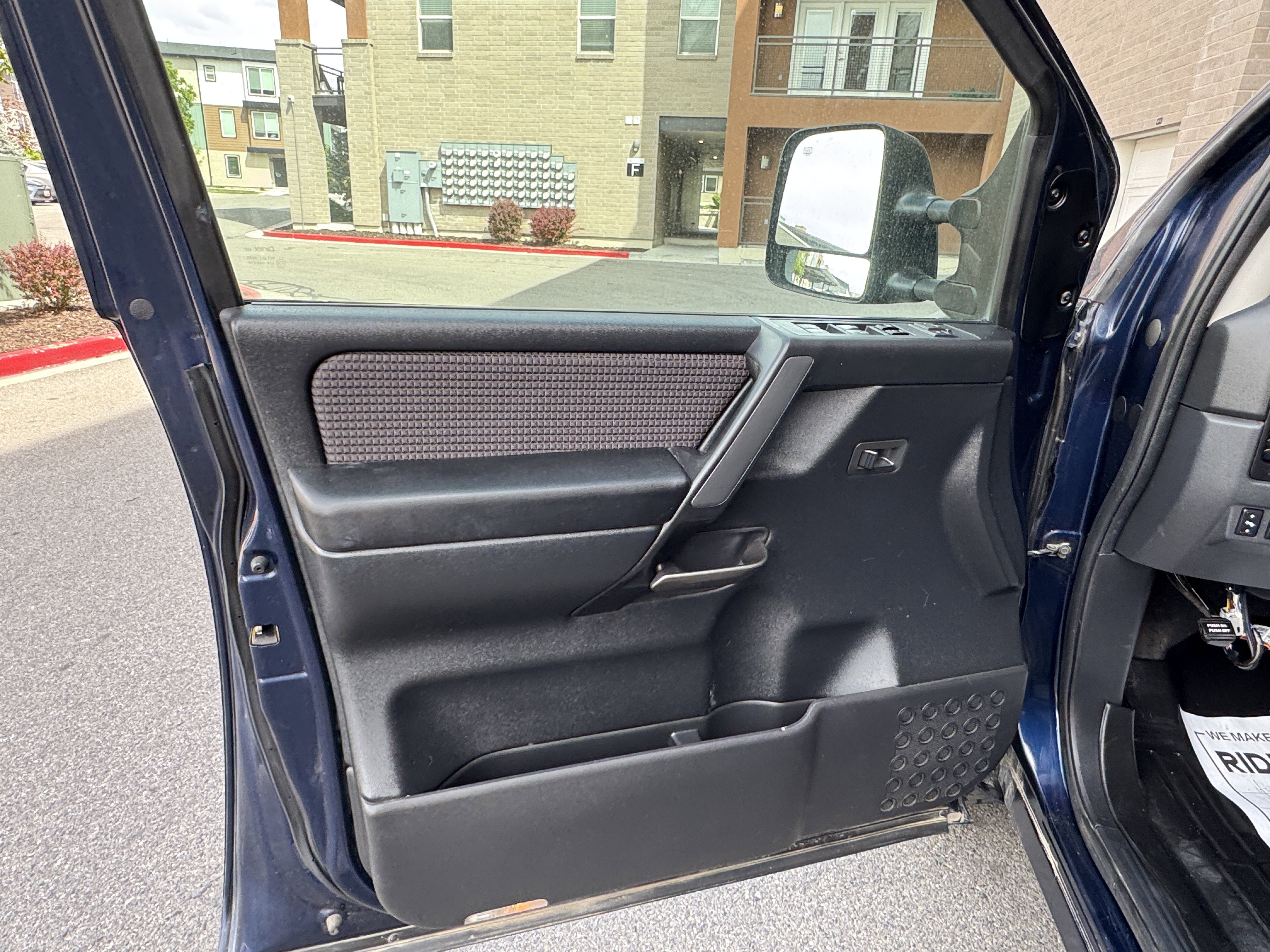 2010 Nissan Titan SE