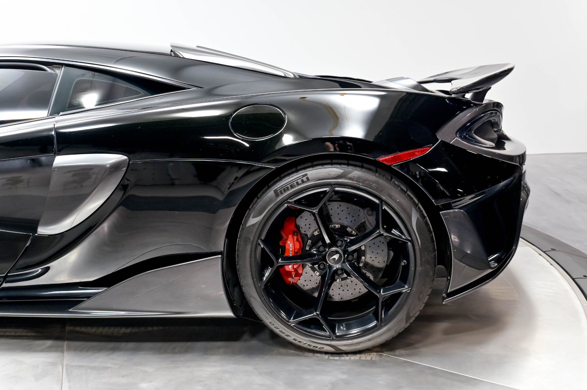 Used 2019 McLaren 600LT photo 30