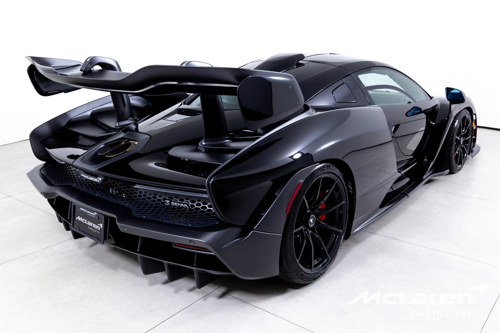Used 2019 McLaren Senna photo 9