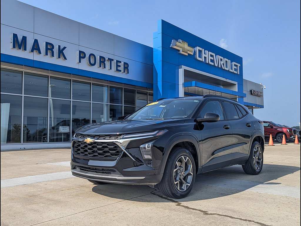 Used 2025 Chevrolet Trax LT