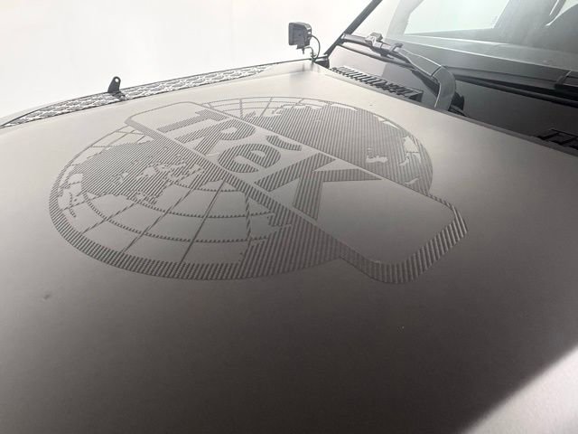 2023 Land Rover Defender 130 SE