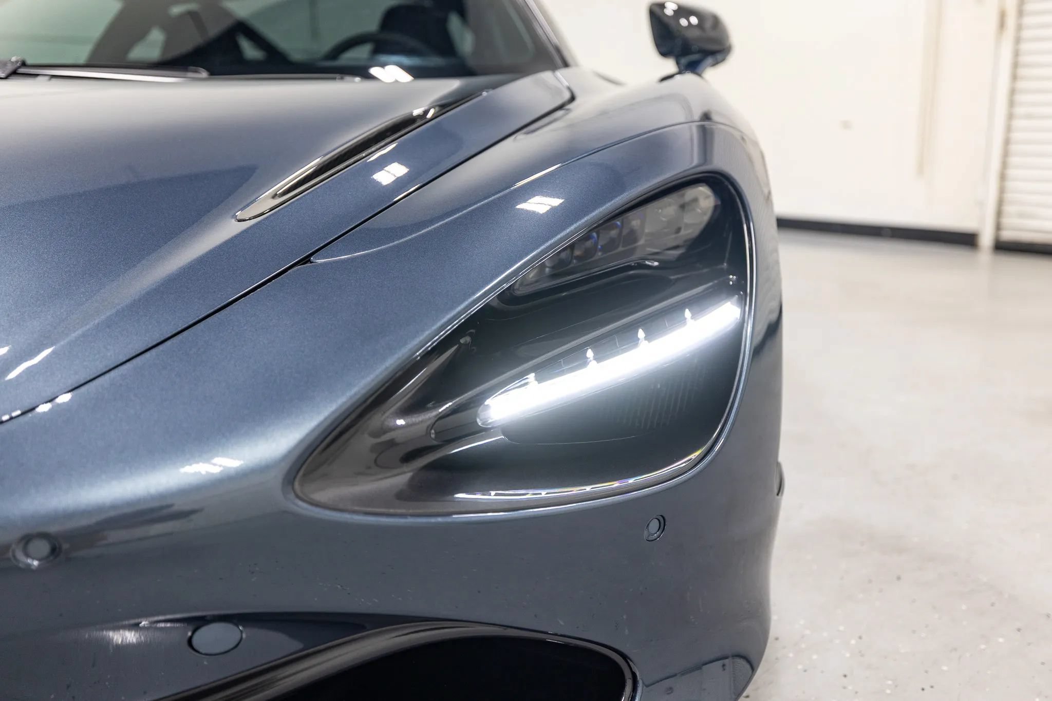 Used 2018 McLaren 720S Performance photo 15