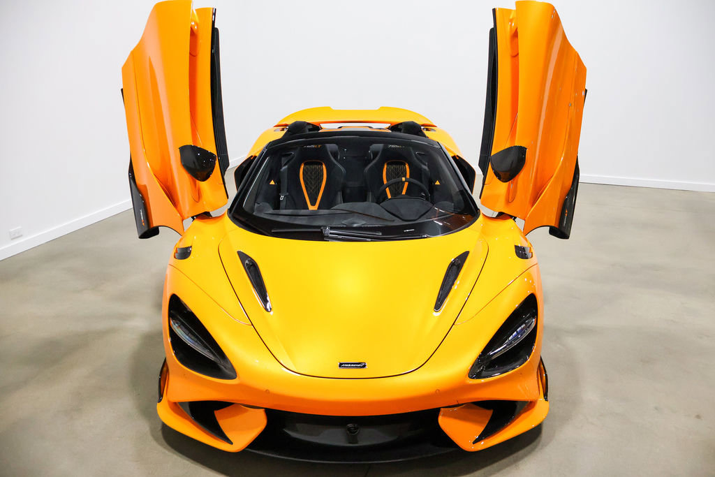 Used 2022 McLaren 765LT photo 21