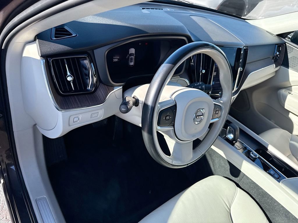 2022 Volvo Xc60 B5 Momentum