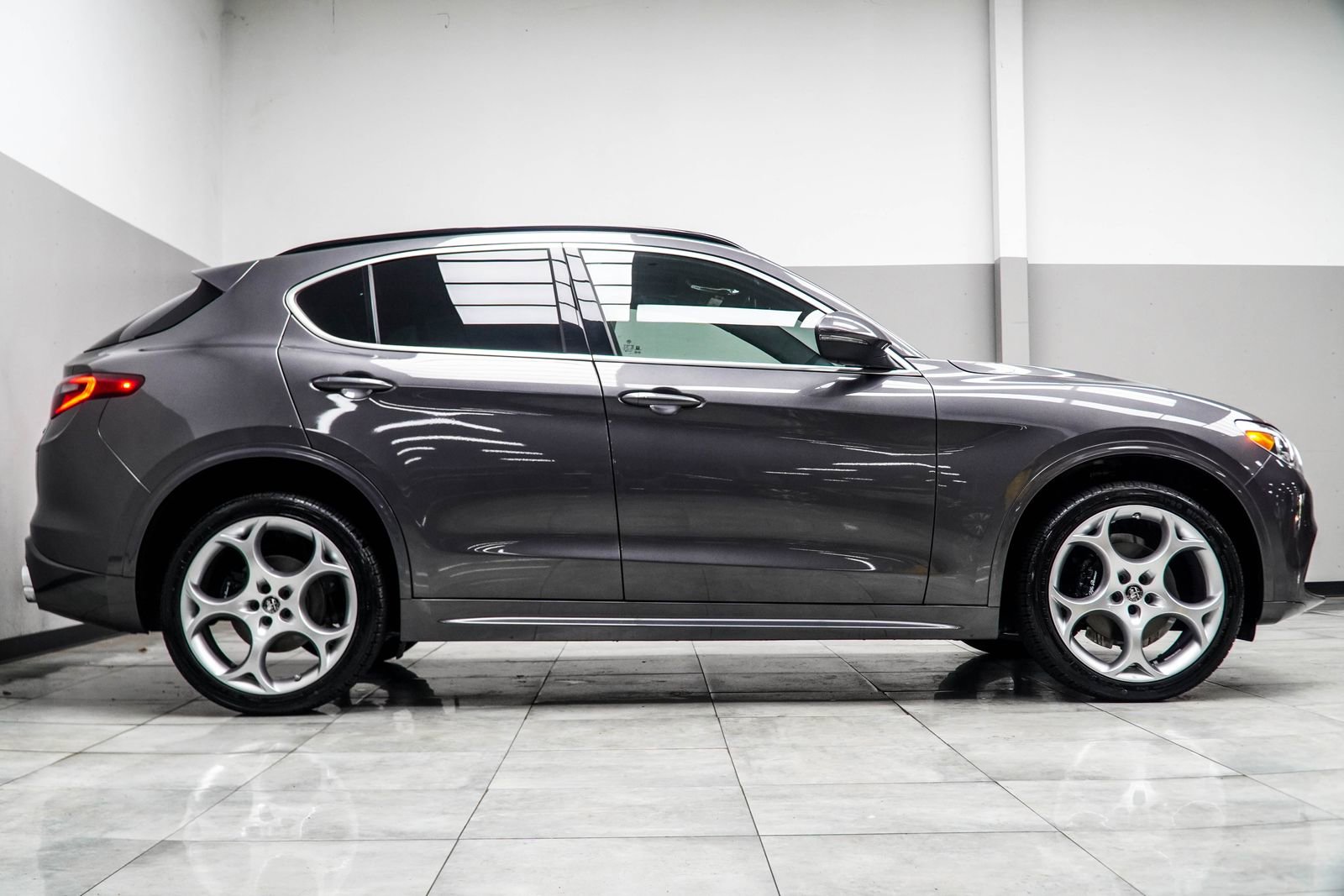2023 Alfa Romeo Stelvio Ti Lusso