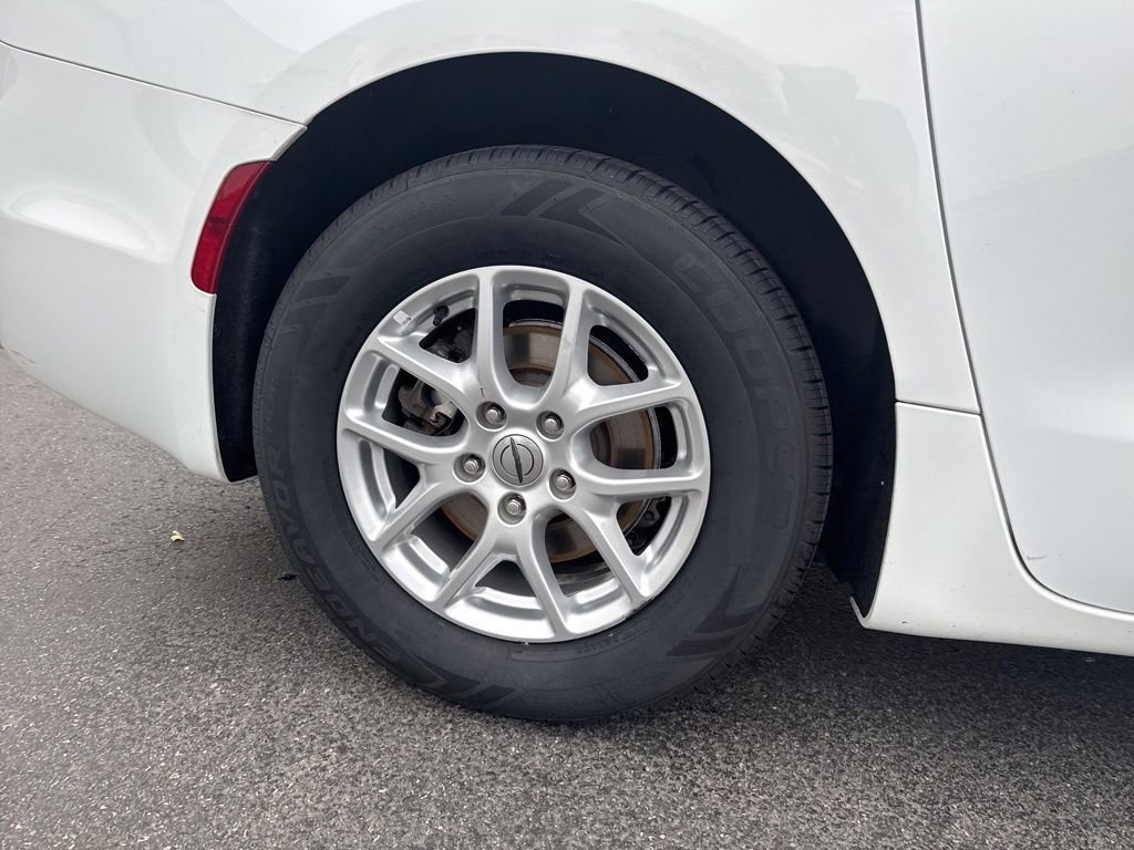 2022 Chrysler Pacifica Touring-L